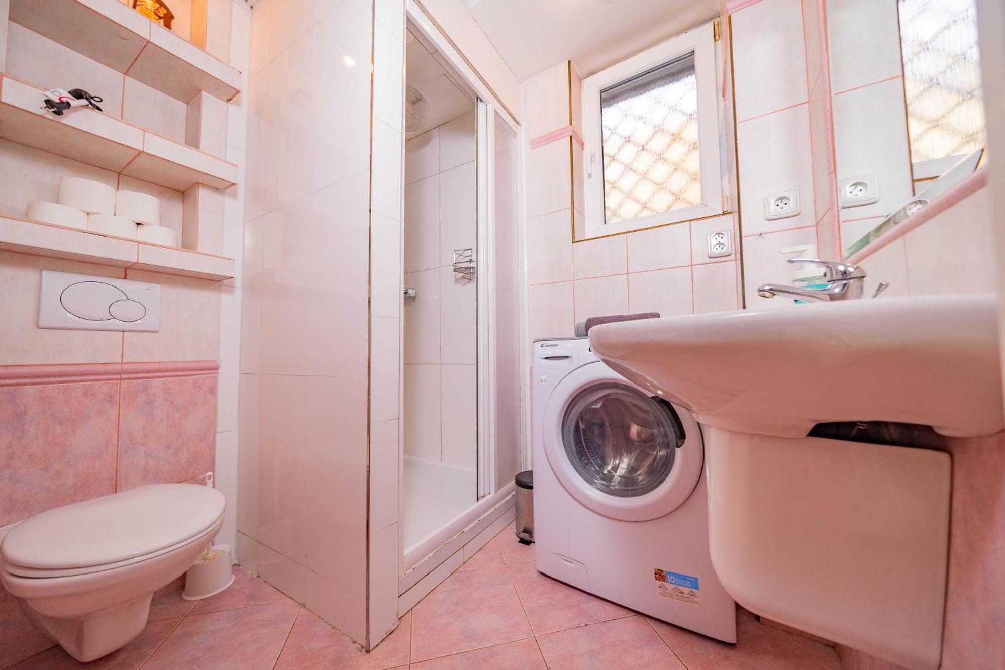 Appartamento 1 Bob's - 2 Bedrooms And Living *