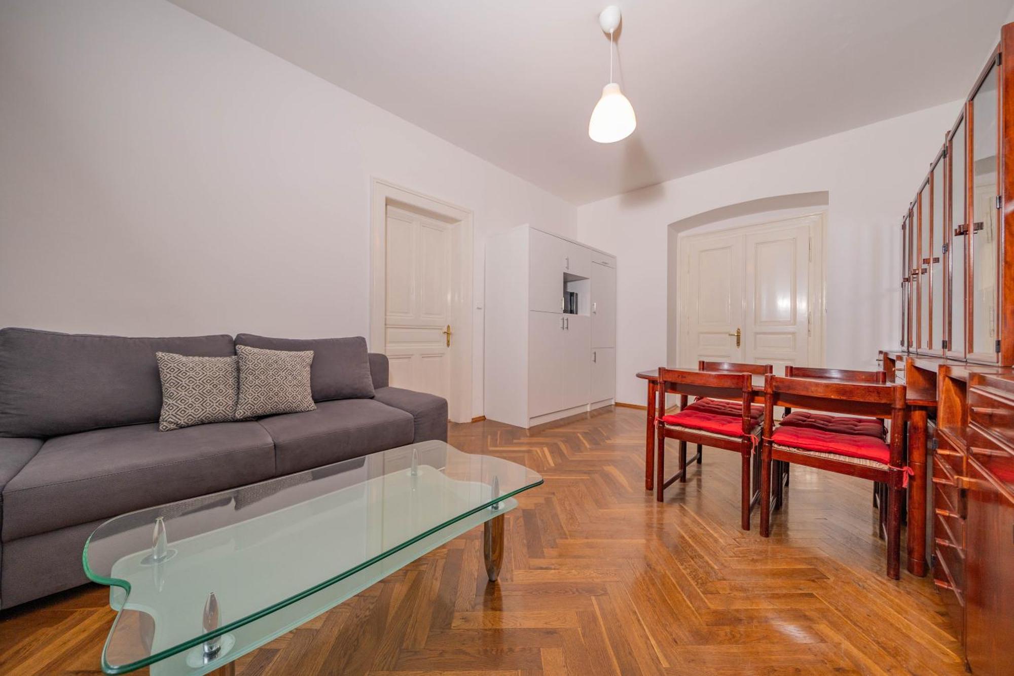Appartamento 1 Bob's - 2 Bedrooms And Living Praga